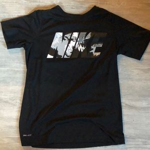 Kids Nike Dri-fit T-shirt size large like new